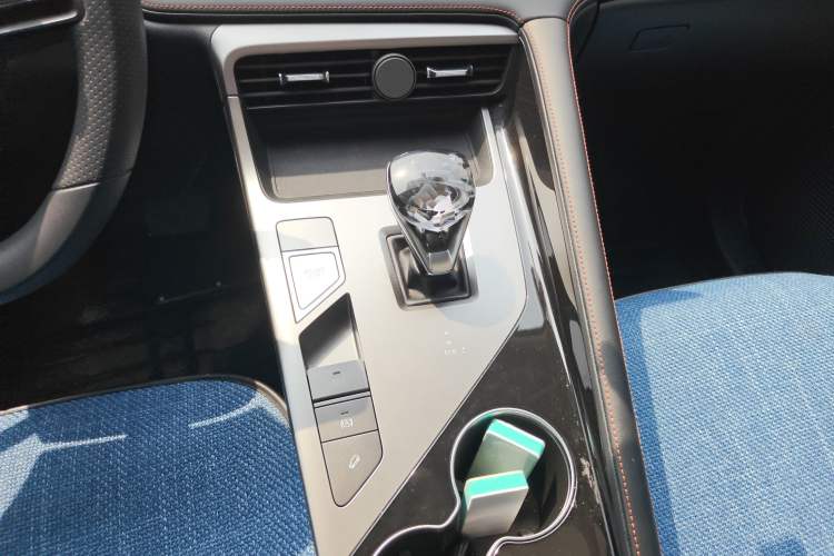 Used Roewe RX5 2023 1.5T Comfort Edition Gear Lever