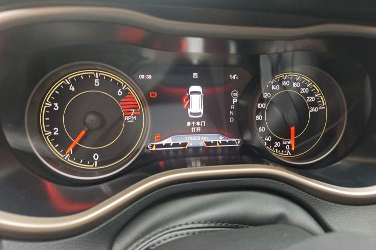 Used Jeep Cherokee 2016 2.4L Superior Edition Instrument Cluster