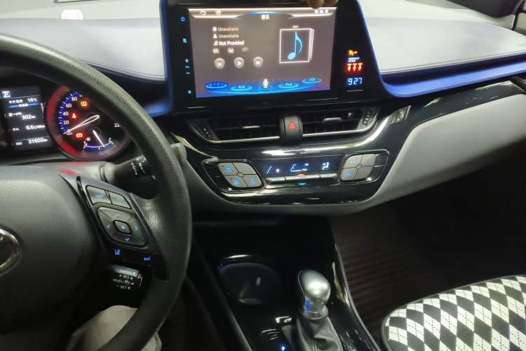 Used Toyota C-HR 2018 2.0L Leading with Sunroof China VI Standard
