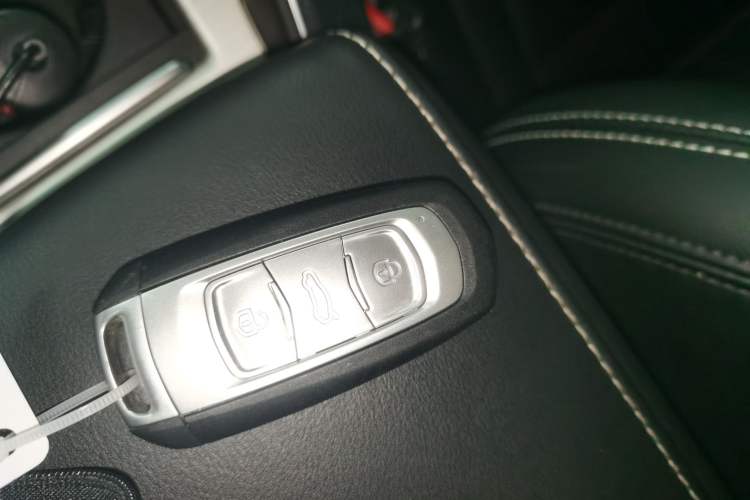 Used Geely Auto Emgrand X7 Sport 2020 1.8TD DCT Two-Wheel Drive Smart Connect 4G-Enabled Version