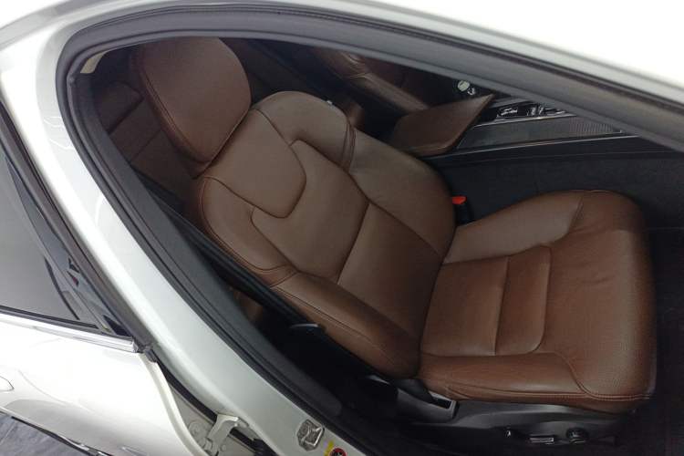 Used Volvo XC60 2021 T5 4x4 Smart Luxury Edition
