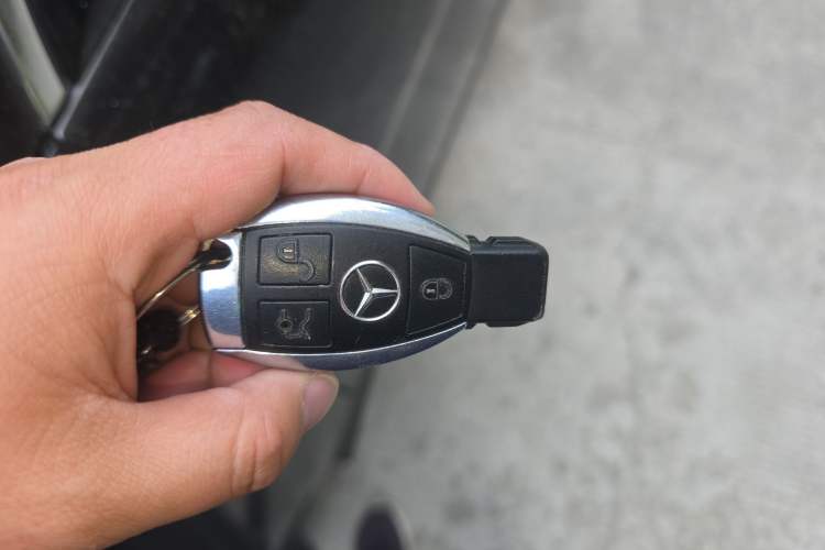 Used Mercedes-Benz R-Class 2011 R 350 L 4MATIC Vehicle Key