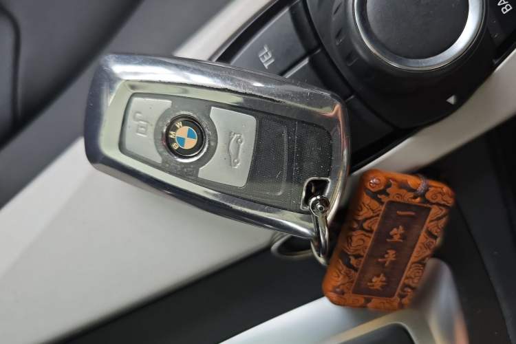 Used BMW 3 Series 2016 320Li Ambition Model
