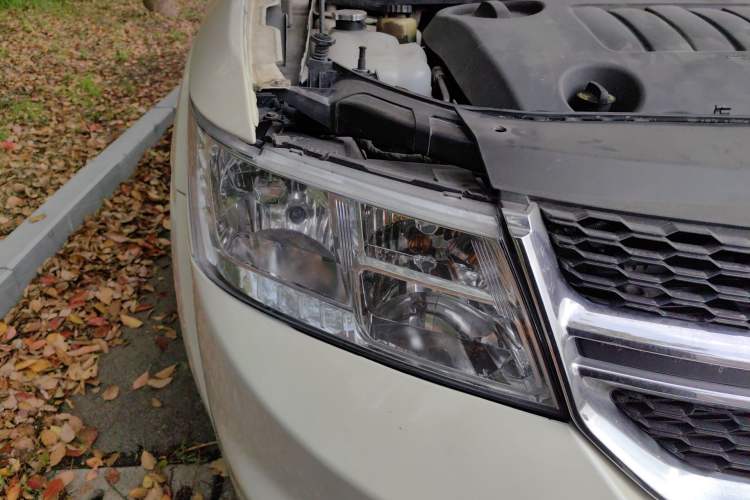 Used Dodge Journey 2013 3.6L Four-Wheel Drive Flagship Edition Right Front Headlight