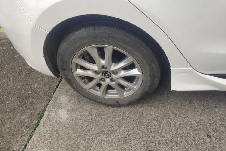 Used Mazda 3 Axela 2017 Hatchback 1.5L Manual Comfort Edition China V Exterior 5