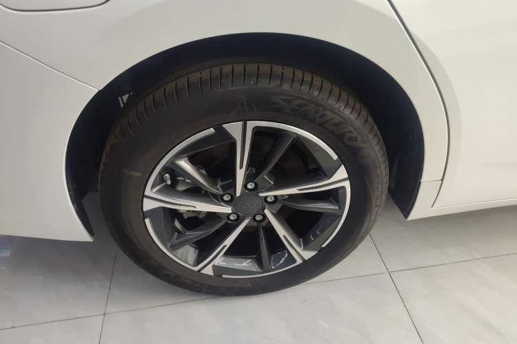 Used AION S MAX 2025 70 Star Edition 53.7 kWh Right Rear Wheel Hub