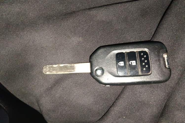 Used Honda CR-V 2016 2.0L two-wheel drive Urban Edition Vehicle Key