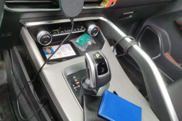 Used Geely Auto Coolray 2019 Sport Version 260T DCT Explorer China VI Standard Gear Lever