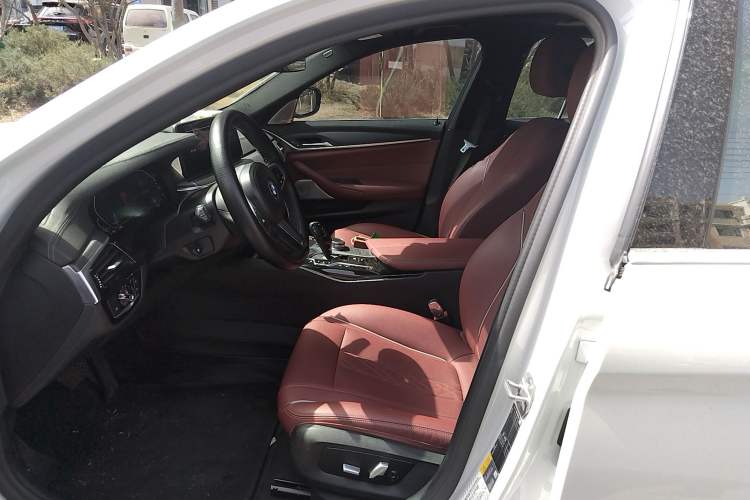 Used BMW 5 Series New Energy 2022 535Le M Sport Package Left Front Seat