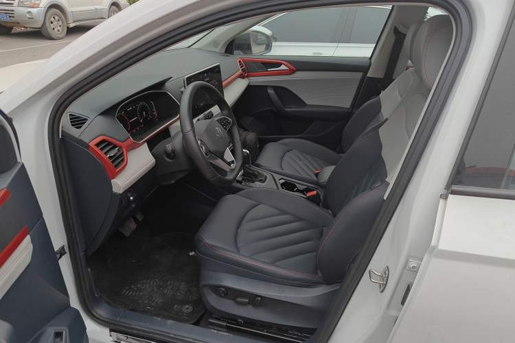 Used Volkswagen Tharu 2023 300TSI Two-Wheel-Drive Moon Luxury Edition