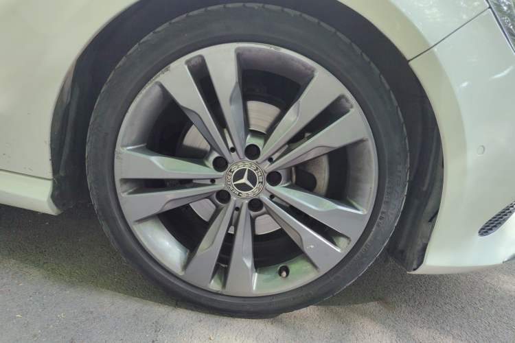 Used Mercedes-Benz CLA 2018 CLA 200 Sport Edition Right Front Wheel Hub