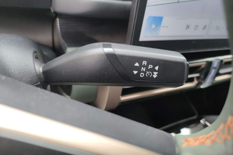 Used iCAR 03 2024 501km Two-Wheel Drive Long-Range Yuechao Edition Gear Lever