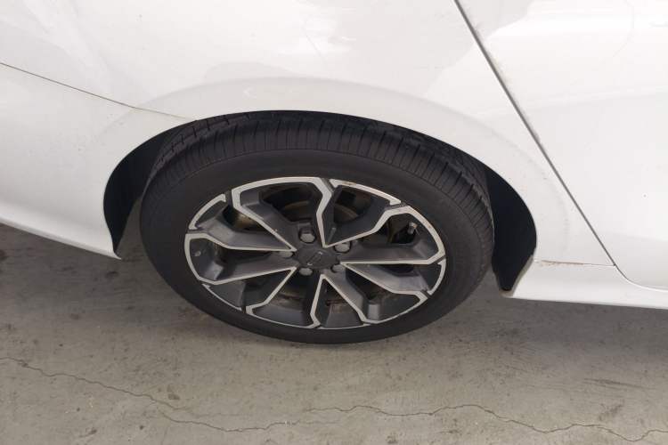 Used Geely Auto Binray 2021 1.4T CVT Asian Games Edition Right Rear Wheel Hub