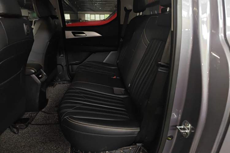 Used Great Wall King Kong Poer 2023 2.0T Automatic Diesel Two-Wheel-Drive Elite Version Flatbed GW4D20M