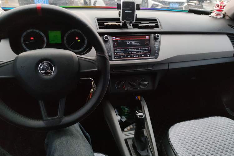 Used Skoda Fabia 2016 1.4L Automatic Car Enjoy Edition Audio And AC Panel