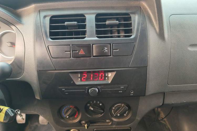 Used Dongfeng Xiaokang K05S 2022 1.3L High-Power Base Version Audio And AC Panel