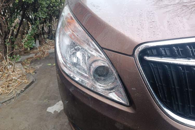 Used Buick GL8 2018 28T Luxury Model China VI Standard
