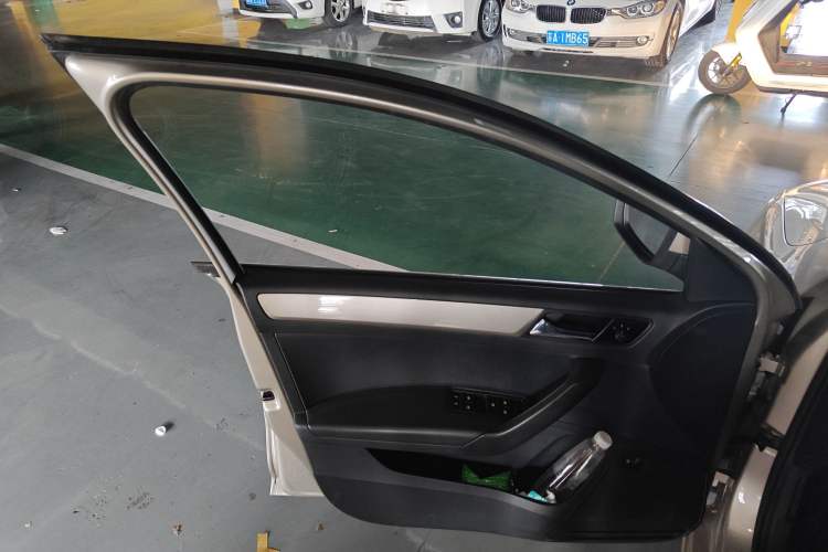 Used Skoda Rapid 2019 1.5L Automatic Comfort Edition China VI Standard
