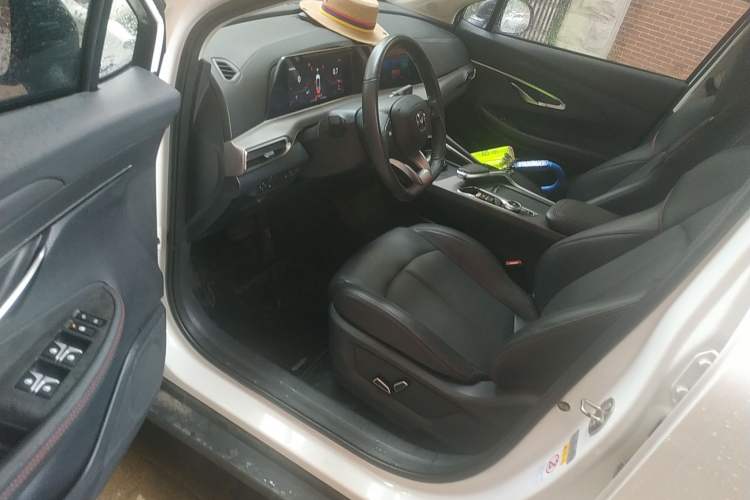 Used Changan UNI-T 2020 1.5T Prestige Version