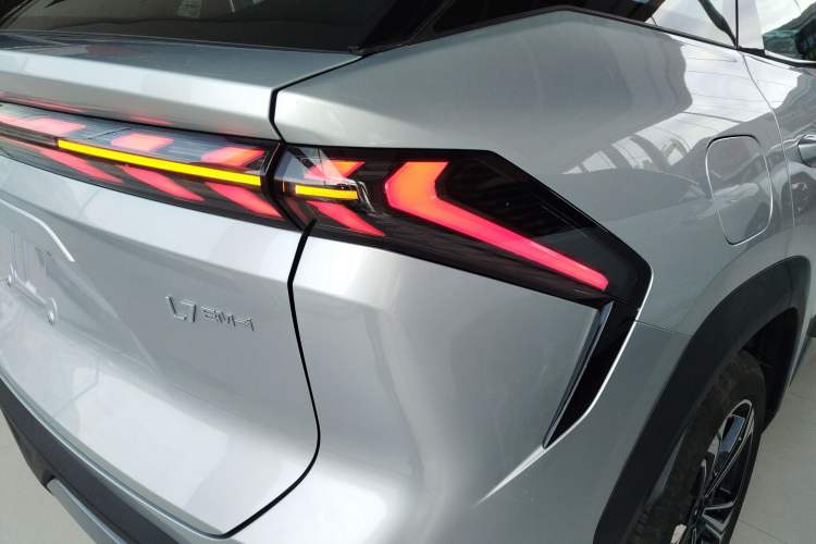 Used Geely Galaxy L7 2025 EM-i 115km Exploration+ Edition Right Rear Taillight