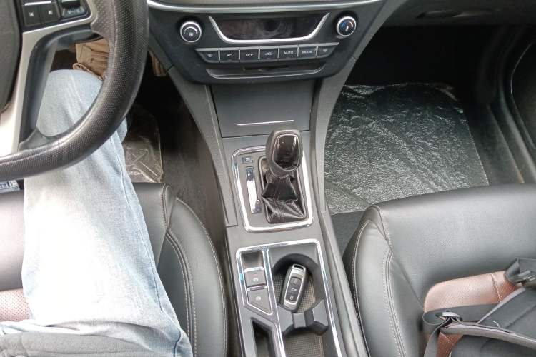 Used Geely Auto Emgrand 2017 Hatchback RS Million Edition 1.5L CVT Upward Version
