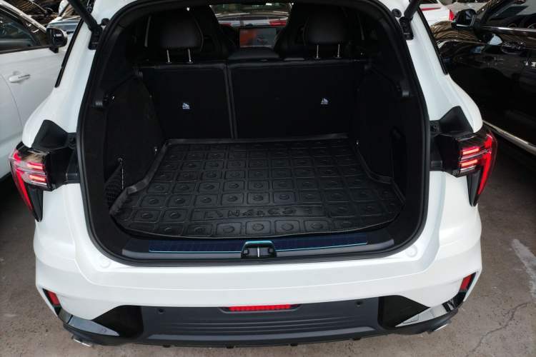 Used Lynk & Co 01 2025 2.0TD All-Wheel Drive Refreshed Pro Version Trunk