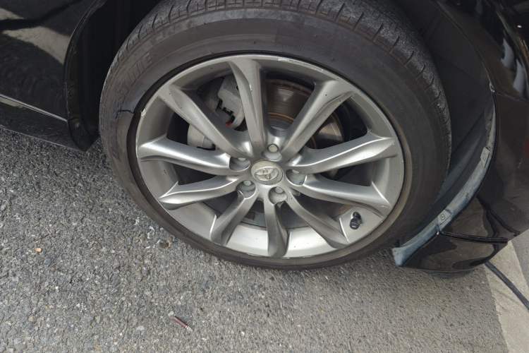 Used Toyota Reiz 2012 2.5V Fengdu Elite Stylish Edition Right Front Wheel Hub
