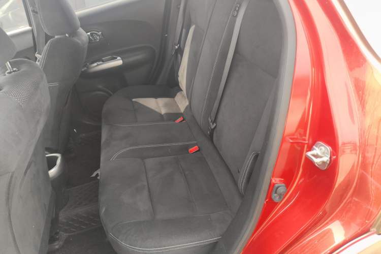 Used Infiniti ESQ 2014 1.6L Spontaneous Edition Left Rear Seat