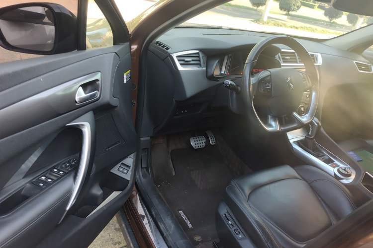 Used DS 6 2014 1.6T Luxury Edition THP200 Driver Seat