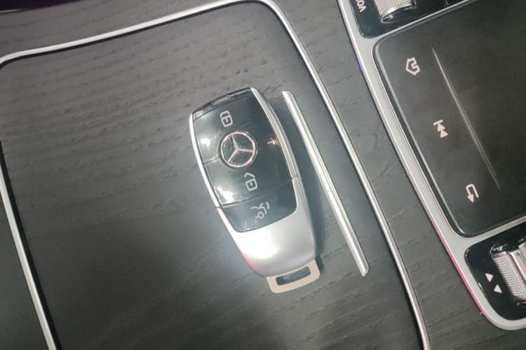 Used Mercedes-Benz E-Class 2020 Restyled E 300 L Sporty and Stylish Edition
