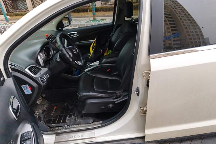 Used Dodge Journey 2013 2.4L Two-Wheel Drive Luxury Version