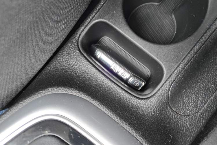 Used Kia kx1 Stonic 2021 1.4L CVT Sunroof Model
