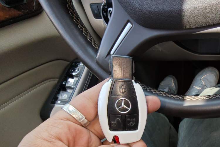 Used Mercedes-Benz M-Class 2012 ML 350 Sport Edition Vehicle Key