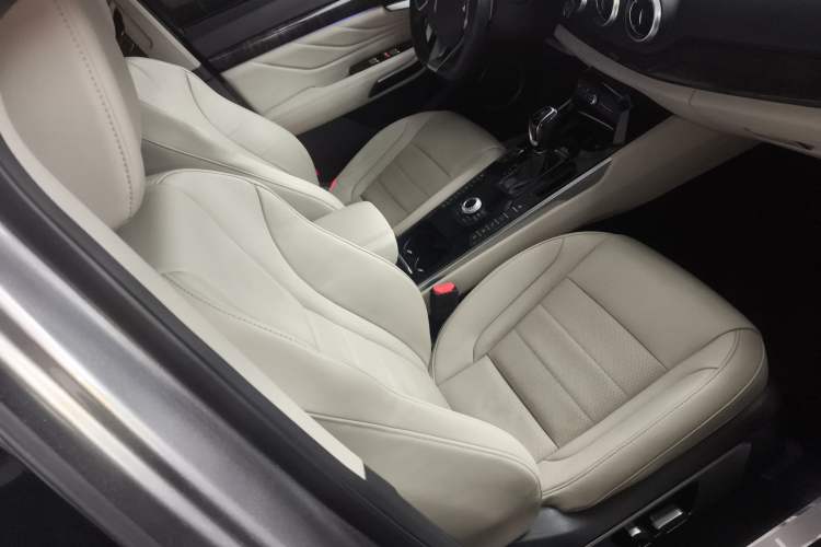 Used Wey VV7 2017 2.0T Flagship Model
