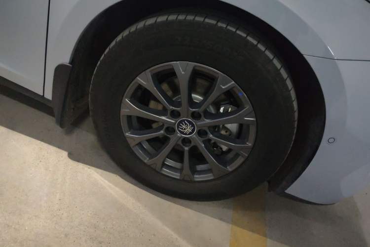 Used BYD Qin L 2025 DM-i Smart Drive 80KM Leading Model