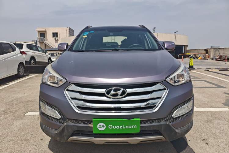 Used Hyundai Santa Fe 2013 2.4L Automatic Two-Wheel Drive Smart Version Front