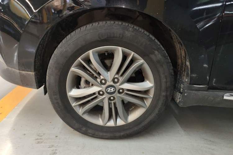 Used Hyundai ix35 2015 2.0L Automatic 2WD Smart Type China IV Exterior 4