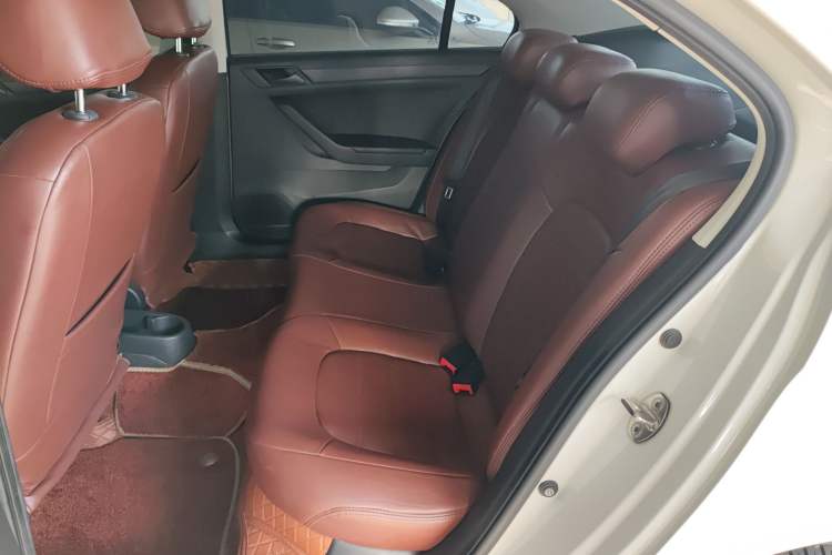 Used Volkswagen Jetta 2017 1.5L Manual Fashion Edition
