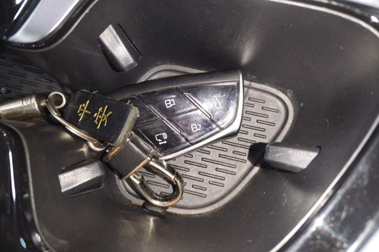 Used SAIC MAXUS G90 2023 2.0T Interstellar Six-Seater Version