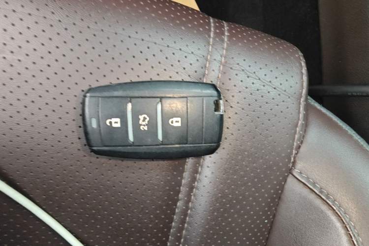 Used Changan Raeton CC 2019 1.5T Manual Elegant Starry Edition China VI Standard
