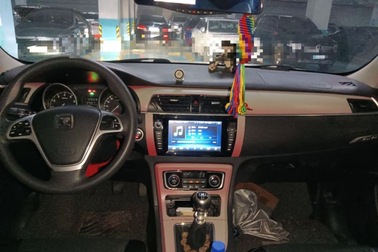 Used Zotye T600 2014 1.5T Manual Flagship Version Center Console