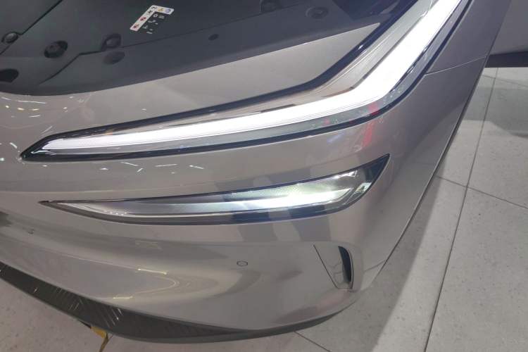 Used ONVO L60 2025 Model—60 kWh Rear-Wheel-Drive Version Left Front Headlight