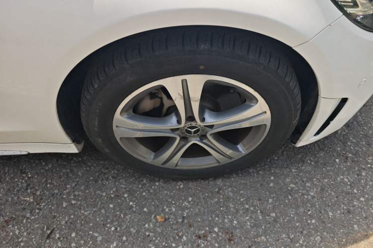 Used Mercedes-Benz C-Class 2019 C 260 L Sport Edition Right Front Wheel Hub