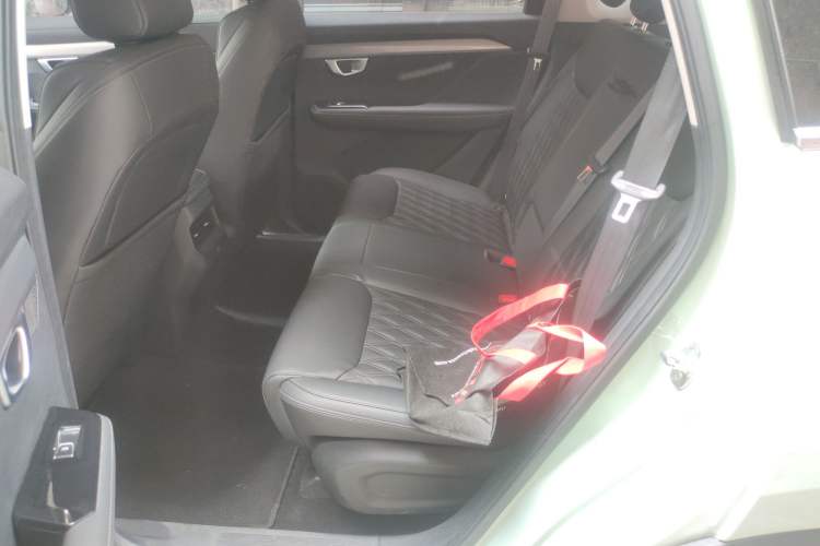 Used Wuling Asta 2022 2.0L DHT Electric-Speed Version
