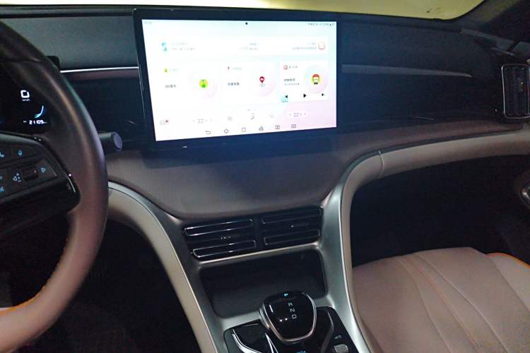 Used BYD Song Pro New Energy 2023 Champion Edition DM-i 71KM Beyond Model Audio And AC Panel