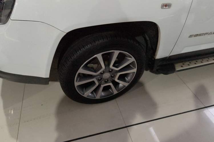 Used Jeep Compass 2015 2.0L Two-Wheel Drive Luxury Edition