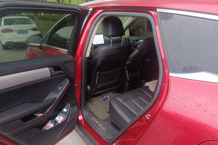 Used BYD Tang New Energy 2018 DM 2.0T All-Wheel Drive Smart Connectivity Luxury Model 7 Seats China V Emission Standard
