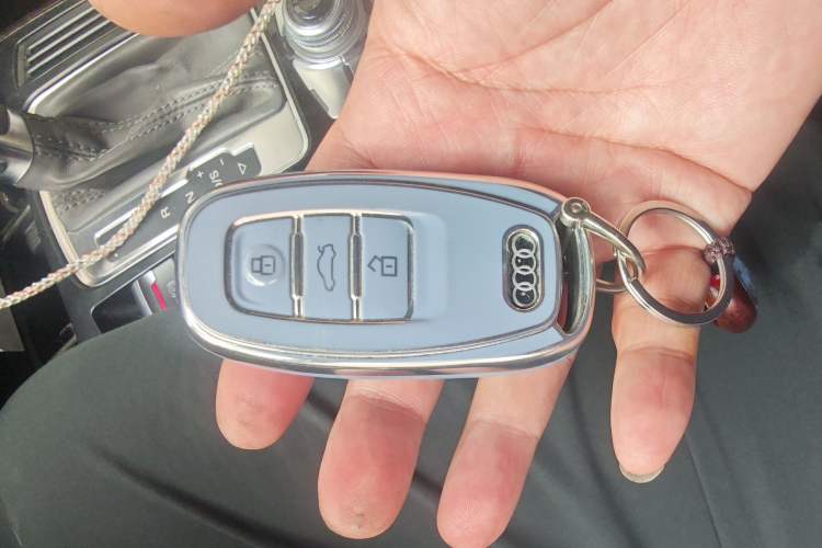 Used Audi A4L 2013 35 TFSI Automatic Technology Edition Vehicle Key