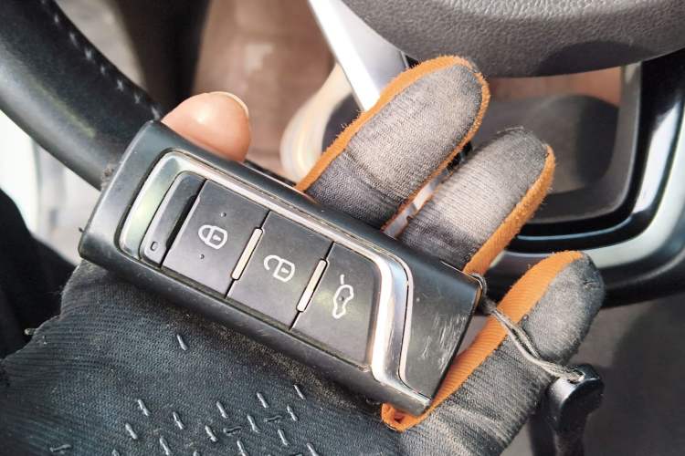 Used GAC Trumpchi GS4 2018 235T Automatic Two-Wheel Drive Luxury Smart Connectivity Millionth Anniversary Edition Vehicle Key