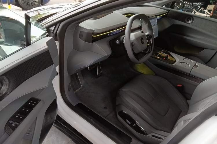 Used Lotus EMEYA 2024 EMEYA L+
